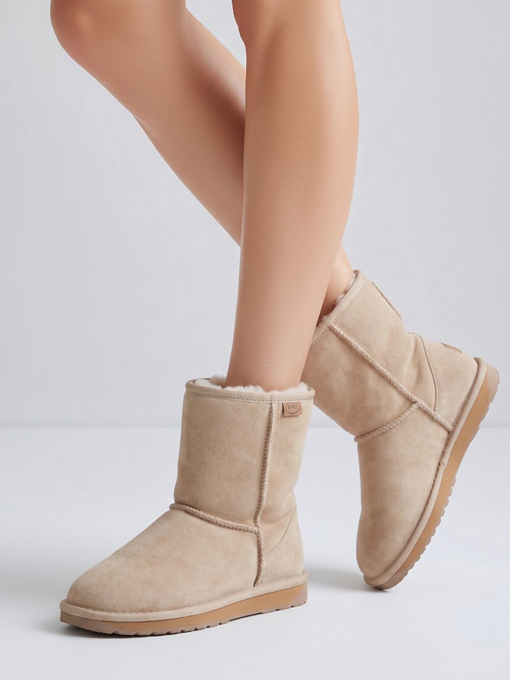 Emu women's tan suede boots Sz 7 Great condition